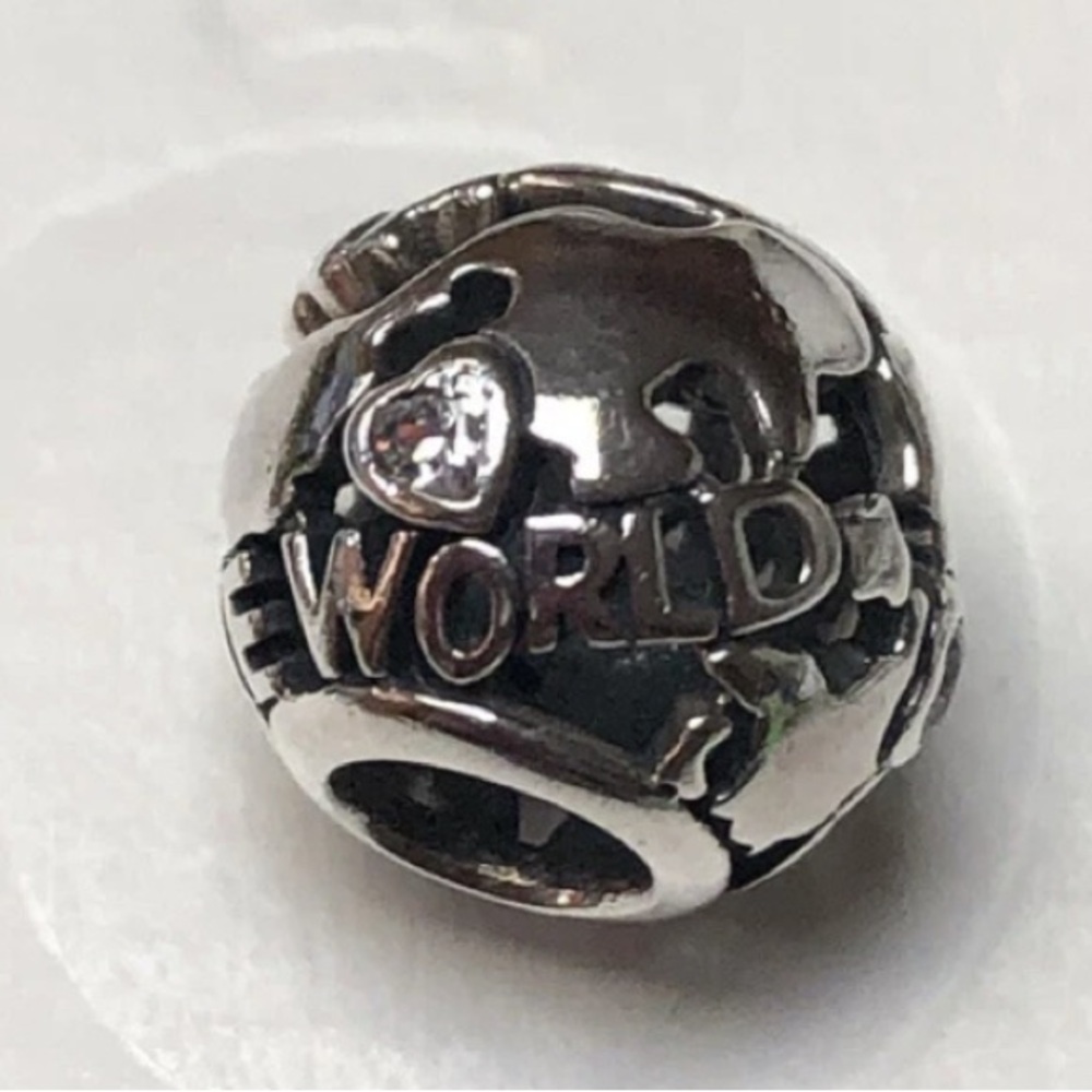 RARE & RETIRED Authentic PANDORA Around The World Vacation Travel Charm 791718CZ